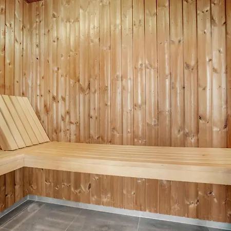 Dom wakacyjny In With Sauna